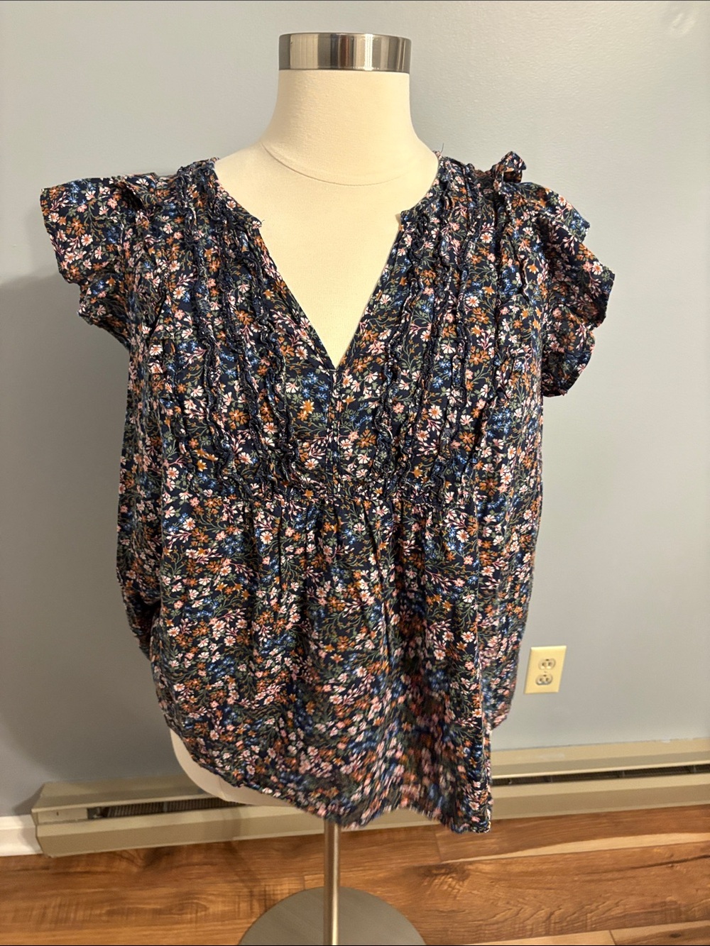 Old Navy Navy Floral Split-Neck Ruffle Sleeve Top- 3X